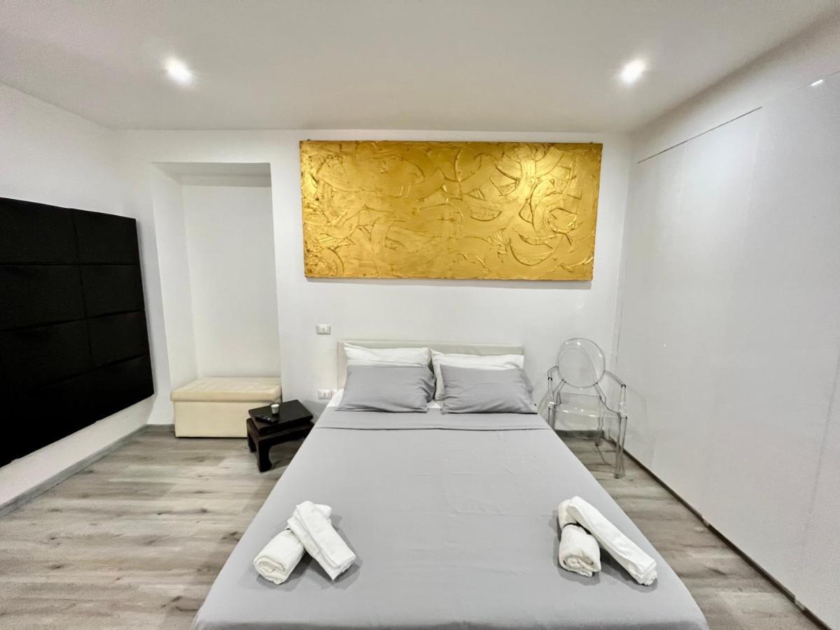 Abstract House Design Home In Center Of Turijn Buitenkant foto