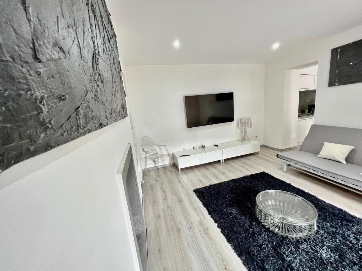 Abstract House Design Home In Center Of Turijn Buitenkant foto